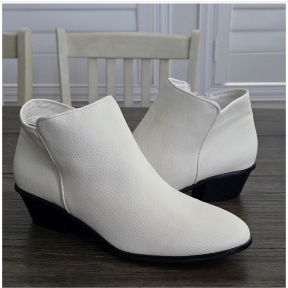 Boston Design Studio Off White Leather Ankle  Booties for Women Size 10 - Picture 1 of 16